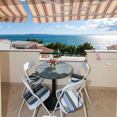 Seafront Maja A3+2 Apartmán *