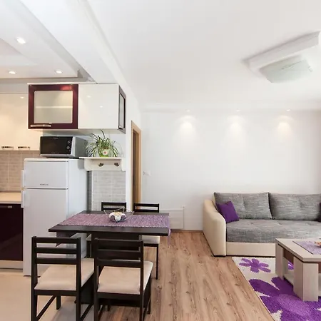 Seafront Maja A3+2 Apartmán