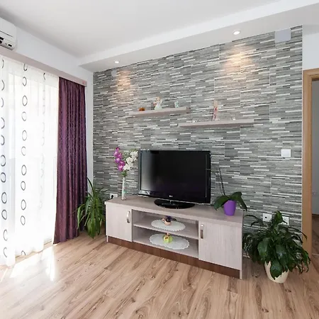 Apartment Seafront Maja A3+2 *
